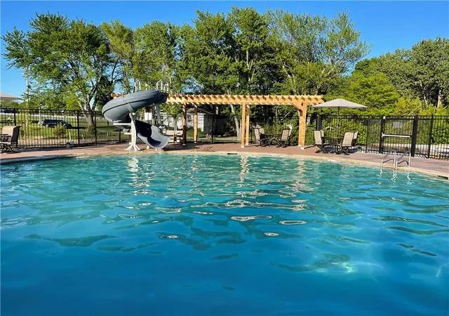 4th image of 16986 S Brentwood St, Olathe, KS 66062 | MLS# 2602709