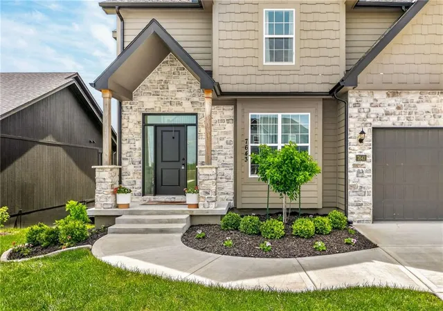Photo 4 of Sale Pending at 7643 N Sycamore Ave, Kansas City, MO 64158 | MLS# 2602763 | Listing updated on 2026-07-09