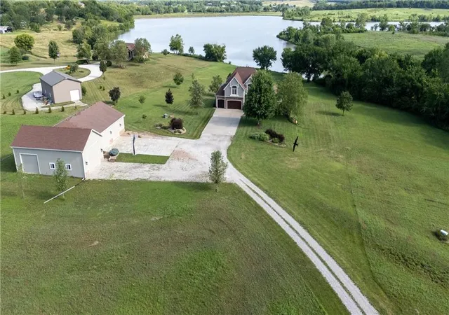 Homes for sale in Baldwin City, KS | 1824 N 700 Rd, Baldwin City, KS 66006 | MLS# 2602871