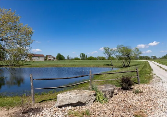 Homes for sale in Baldwin City, KS | 1824 N 700 Rd, Baldwin City, KS 66006 | MLS# 2602871