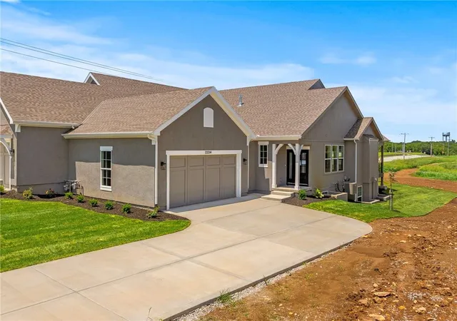 Homes for sale in Lenexa, KS | 22214 W 82nd Ter, Lenexa, KS 66220 | MLS# 2602890