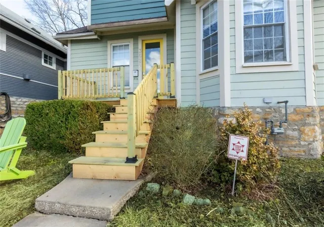 Photo 2 of Single family home for sale at 3629 State Line Rd, Kansas City, MO 64111 | MLS# 2602973 | Listing updated on 2026-10-15
