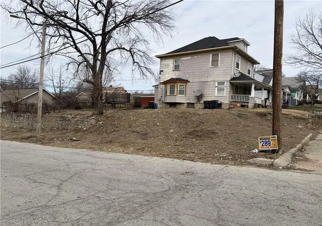 Homes for sale in Kansas City, MO | 2744 Spruce Ave, Kansas City, MO 64128 | MLS# 2603194