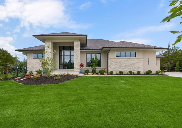 1st image of 11560 S Wild Rose Ln, Olathe, KS 66061 | MLS# 2603259