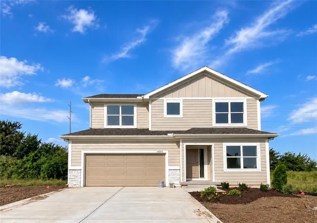 Single family home for sale at 19362 Skyview Ln, Spring Hill, KS 66083 | MLS# 2603275