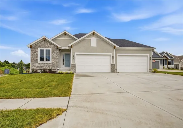 1st image of 17744 S Brockway St, Olathe, KS 66062 | MLS# 2603331
