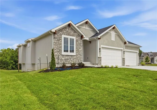 2nd image of 17744 S Brockway St, Olathe, KS 66062 | MLS# 2603331