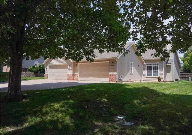 Homes for sale in Lawrence, KS | Congressional Pl, Lawrence, KS 66049 | MLS# 2603413