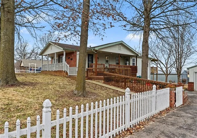 Photo 3 of Single family home for sale at 1492 Sw Hook Rd, Lees Summit, MO 64082 | MLS# 2603416 | Listing updated on 2026-08-21