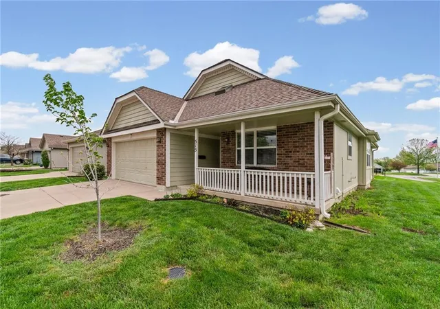 2nd image of 515 S Saturn Dr, Raymore, MO 64083 | MLS# 2603468
