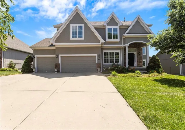 Homes for sale in Kansas City, MO | 9409 N Laurel Ave, Kansas City, MO 64157 | MLS# 2603567