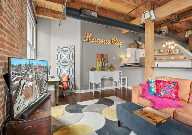 Homes for sale in Kansas City, MO | 308 W 8th St #401, Kansas City, MO 64105 | MLS# 2603621