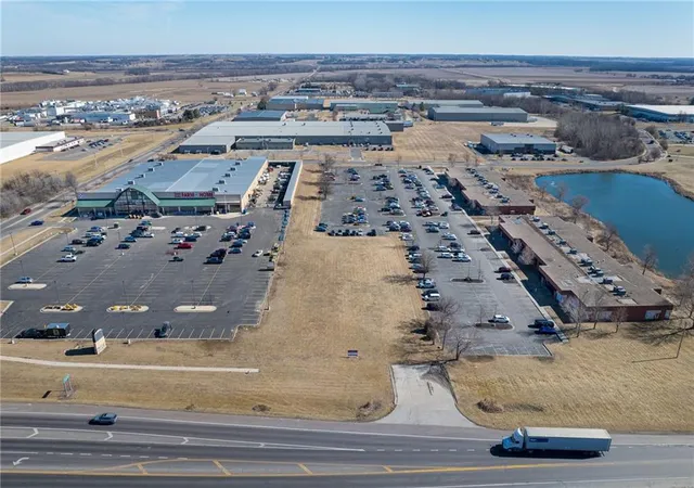 1st image of 1305 S Riverside Rd, Saint Joseph, MO 64507 | MLS# 2603648