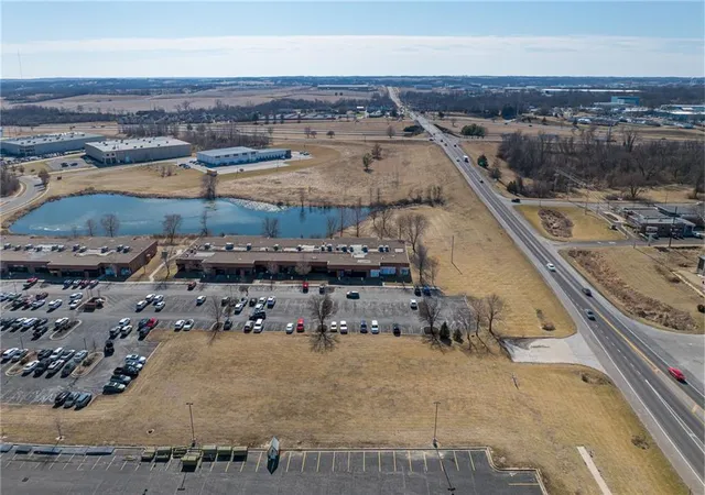 4th image of 1305 S Riverside Rd, Saint Joseph, MO 64507 | MLS# 2603648