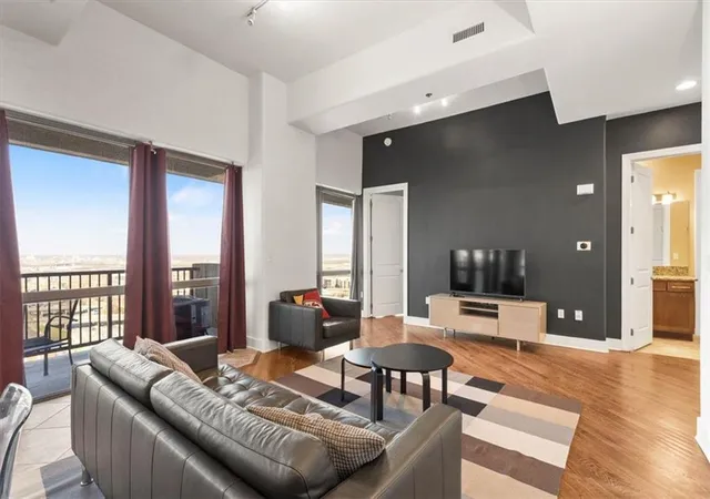 Homes for sale in Kansas City, MO | 600 Admiral Blvd #1905, Kansas City, MO 64106 | MLS# 2603688