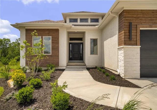 Photo 3 of Sale Pending at 11216 S Gleason Rd, Olathe, KS 66061 | MLS# 2603742 | Listing updated on 2026-09-26