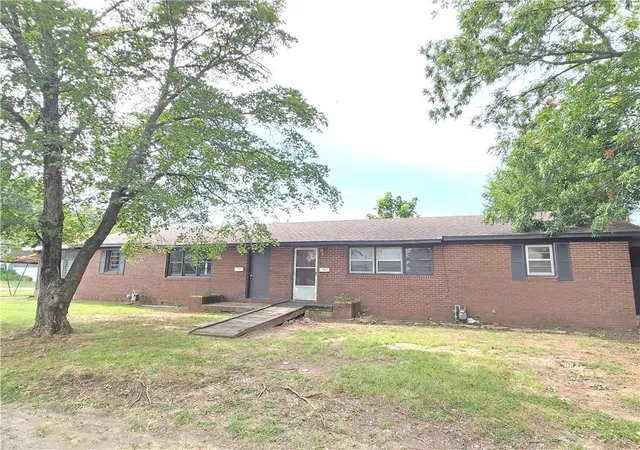 2nd image of 401 W 1st St, Cherryvale, KS 67335 | MLS# 2603757