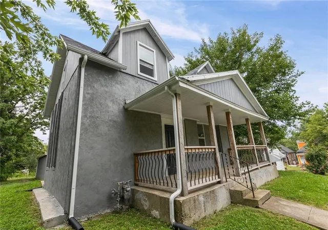 Photo 2 of Single family home for sale at 751 Stewart Ave, Kansas City, KS 66101 | MLS# 2603839 | Listing updated on 2026-08-29