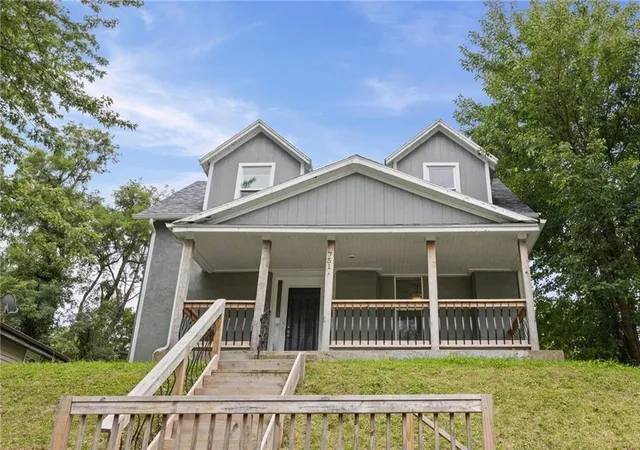 Photo 3 of Single family home for sale at 751 Stewart Ave, Kansas City, KS 66101 | MLS# 2603839 | Listing updated on 2026-08-29