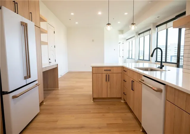 2nd image of 2940 Baltimore Ave, Kansas City, MO 64108