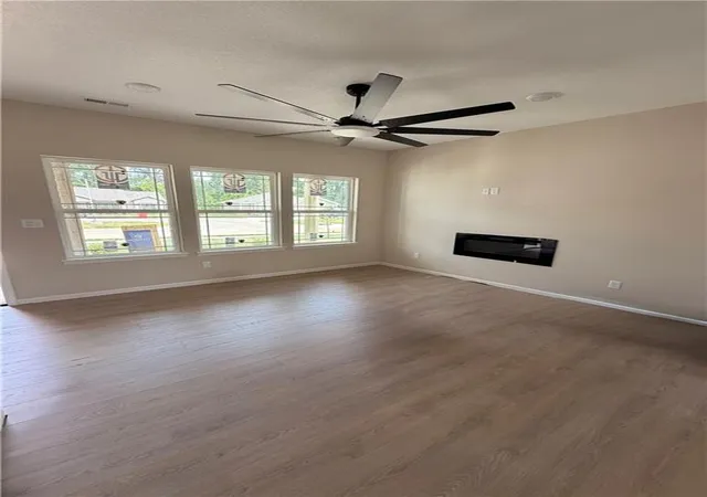3rd image of 1302 Ne Sequoia Ct, Oak Grove, MO 64075 | MLS# 2603954