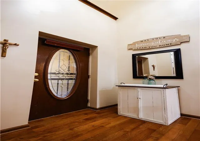 Photo 3 of Sale Pending at 4912 Corinth Dr, Saint Joseph, MO 64506 | MLS# 2604007 | Listing updated on 2026-08-31