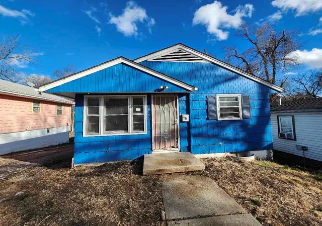 Photo 1 of Single family home for sale at 6905 Bellefontaine Ave, Kansas City, MO 64132 | MLS# 2604024 | Listing updated on 2026-09-17