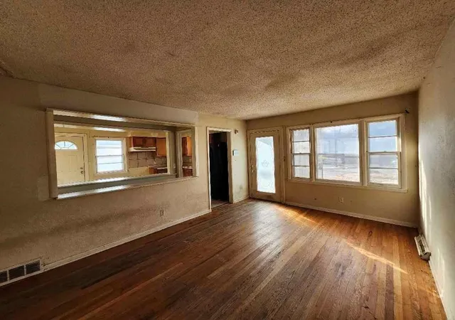 Photo 3 of Single family home for sale at 6905 Bellefontaine Ave, Kansas City, MO 64132 | MLS# 2604024 | Listing updated on 2026-09-17