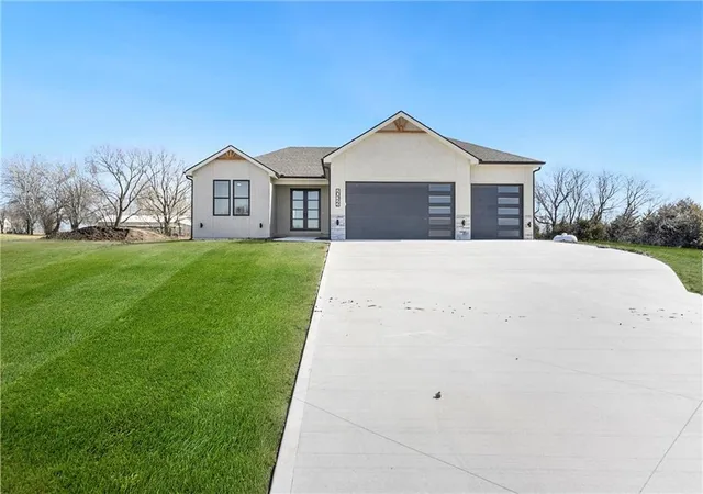 Photo 1 of Single family home for sale at 20322 166th Street, Basehor, KS 66007 | MLS# 2604103 | Listing updated on 2026-10-03
