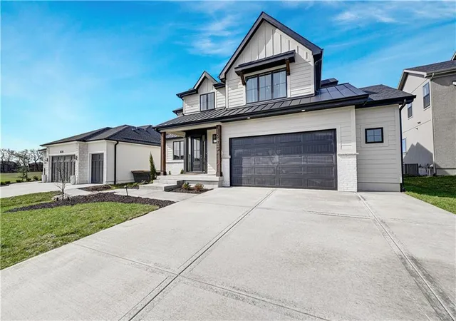 Photo 2 of Single family home for sale at 16212 S Twilight Ln, Olathe, KS 66062 | MLS# 2604119 | Listing updated on 2026-10-22