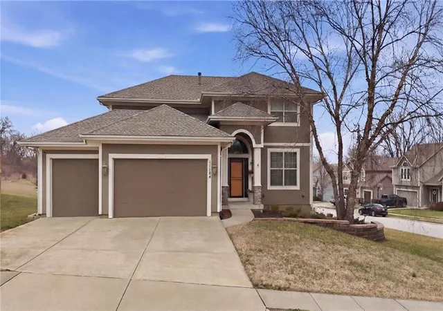 2nd image of 11104 Augusta Dr, Kansas City, KS 66109 | MLS# 2604194