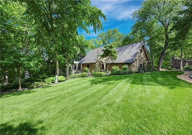 4th image of 16900 Highland Ridge Dr, Loch Lloyd, MO 64012 | MLS# 2604348