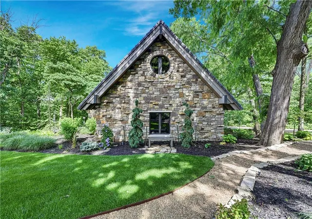 5th image of 16900 Highland Ridge Dr, Loch Lloyd, MO 64012 | MLS# 2604348