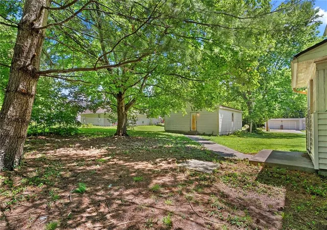 Photo 4 of Single family home for sale at 602 W Walnut St, Grain Valley, MO 64029 | MLS# 2604544 | Listing updated on 2026-10-09