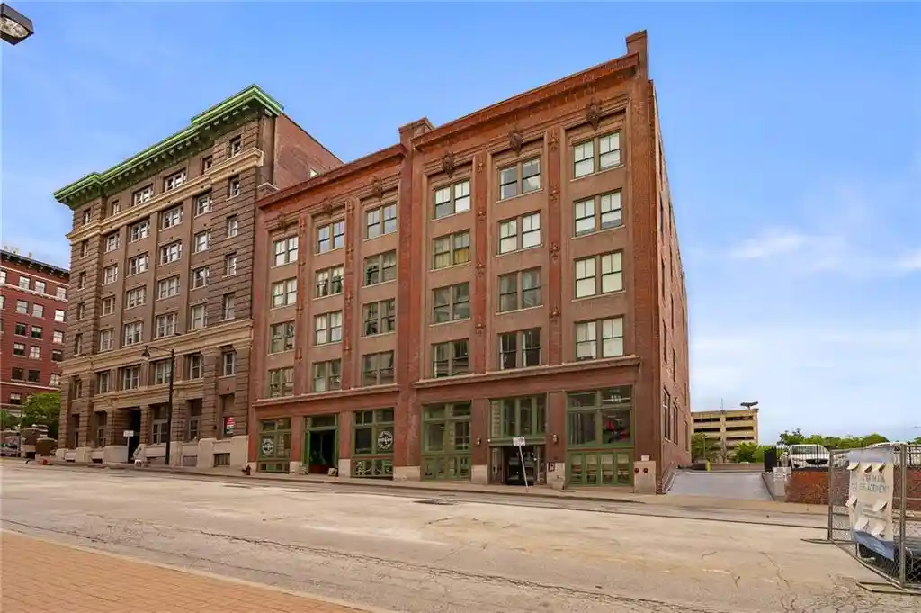 Listing Photo 45 - Condo for sale in 700 Broadway Blvd located at 700 Broadway Blvd, Kansas, MO 64105 - Unit #210