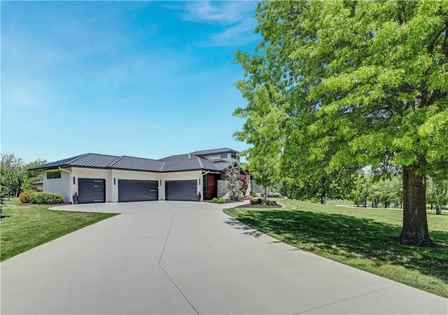 5th image of 21100 W 105Th St, Olathe, KS 66061 | MLS# 2604611