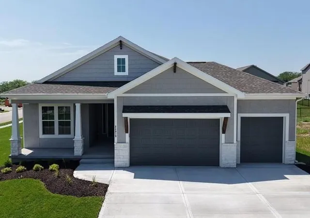 1st image of 17008 W 172nd Ter St, Olathe, KS 66062 | MLS# 2604625