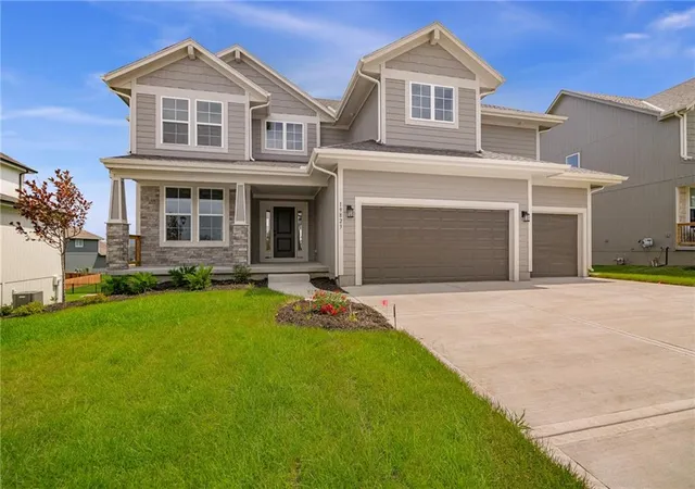 1st image of 19823 W 114th Pl, Olathe, KS 66061 | MLS# 2604706