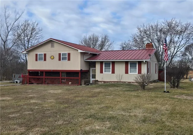 Homes for sale in Paola, KS | 32188 Osawatomie Rd, Paola, KS 66071 | MLS# 2604710