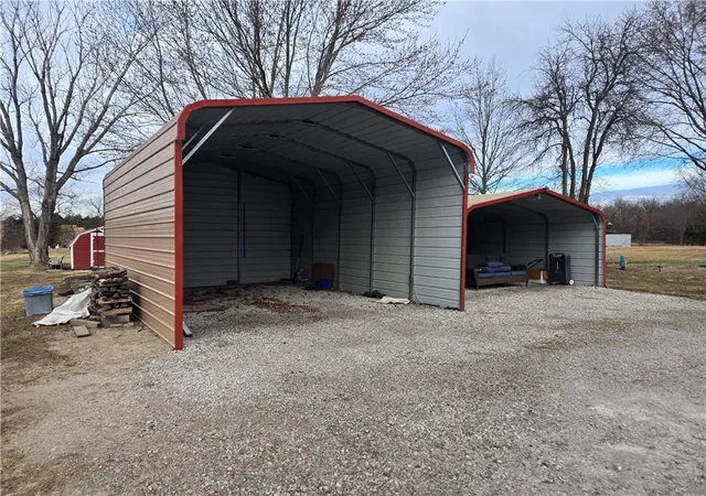 Homes for sale in Paola, KS | 32188 Osawatomie Rd, Paola, KS 66071 | MLS# 2604710