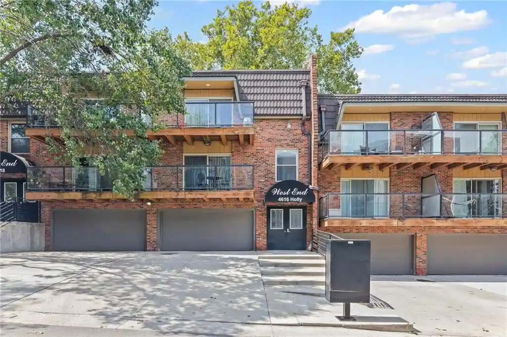 Listing Photo 2 - Condo for sale in 4616 Holly St located at 4616 Holly St, Kansas, MO 64112 - Unit 4616 Holly St