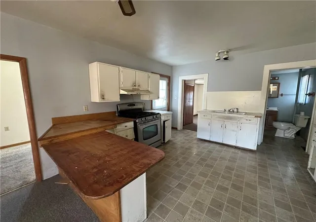 Photo 3 of Single family home for sale at 314 S Davis St, Maryville, MO 64468 | MLS# 2604802 | Listing updated on 2026-09-29