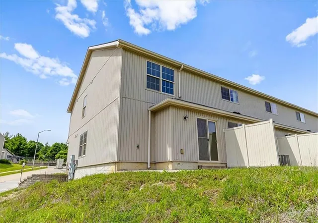 Homes for sale in Kansas City, MO | 5401 N Hickory St, Kansas City, MO 64118 | MLS# 2604885
