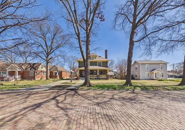 2nd image of 517 S Eddy St, Fort Scott, KS 66701 | MLS# 2604910