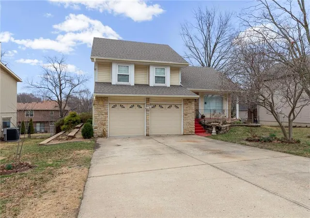 image of 8117 Woodstone St, Lenexa, KS 66219 | MLS# 2604964