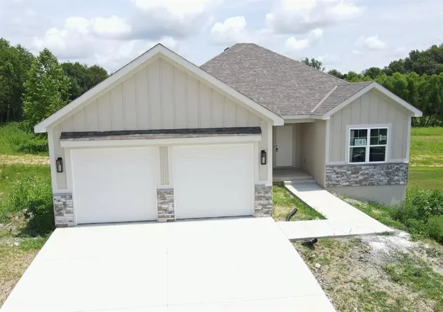 Homes for sale in Dearborn, MO | 107 Johnson Cir, Dearborn, MO 64439 | MLS# 2605084