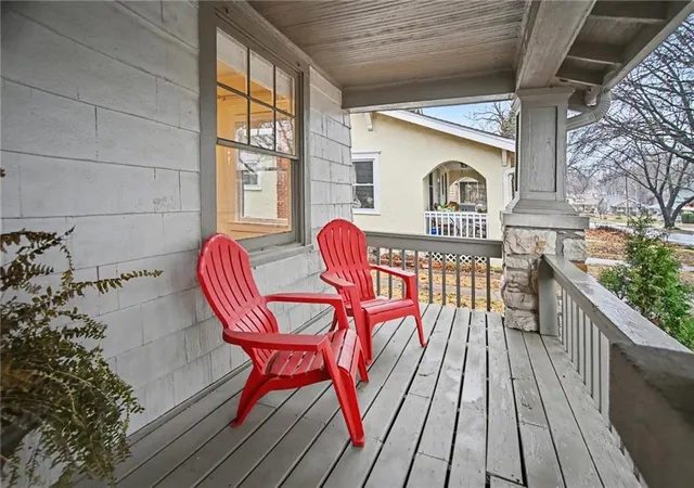 1st image of 1025 E 76th St, Kansas City, MO 64131 | MLS# 2605139