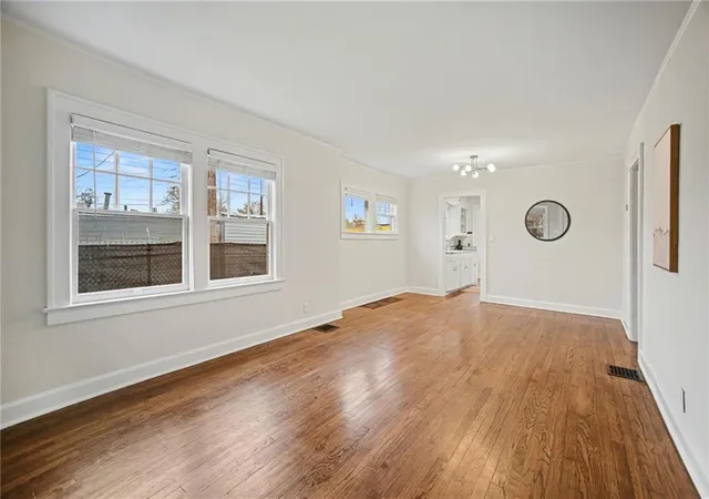 3rd image of 1025 E 76Th St, Kansas City, MO 64131 | MLS# 2605139