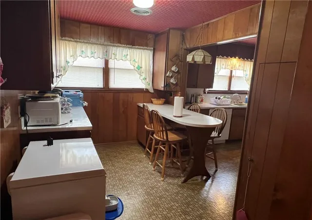 19th image of 206 W Bradley St, Sedan, KS 67361 | MLS# 2605233