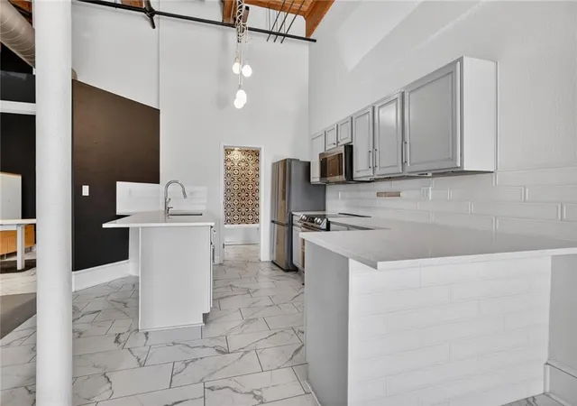 Photo 5 of Condo for sale at 609 Central St #1104, Kansas City, MO 64105 | MLS# 2605245 | Listing updated on 2026-08-06
